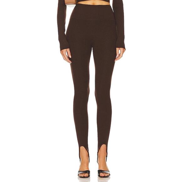 Elegant Black Skirt Set - Picture 4 of 13